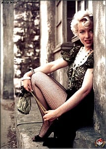 Marilyn Monroe gallery image 20 of 45